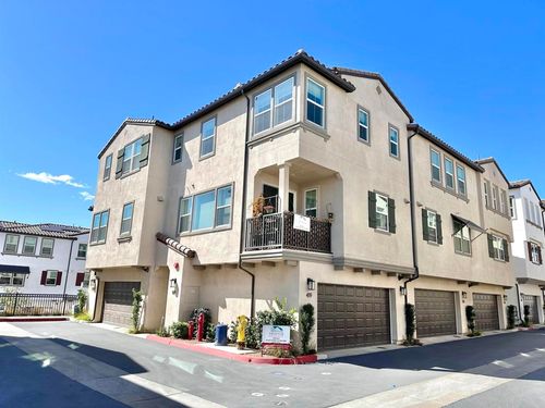 419 Atlas Gln, Escondido, CA, 92025-6480 | Card Image