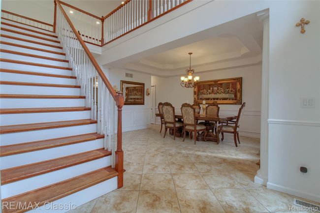 5-Foyer-2nd-View.jpg | Image 4
