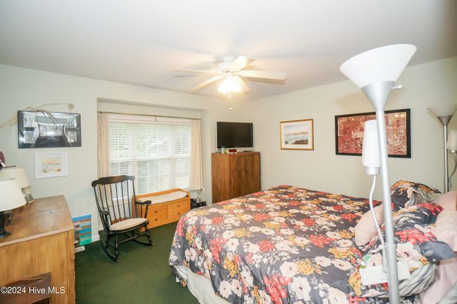 106 Se 21 St St, House other with 4 bedrooms, 3 bathrooms and 2 parking in Oak Island NC | Image 16