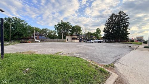 821 E 38th St, Indianapolis, IN, 46205-2823 | Card Image