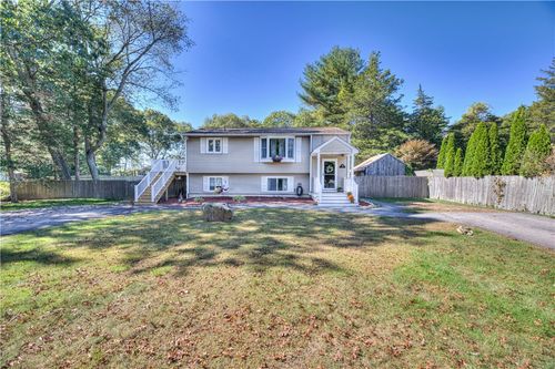 25 Cedar Grove Dr, Exeter, RI, 02822-3704 | Card Image