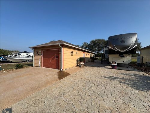 11 Augusta Cir, Aransas Pass, TX, 78336-2208 | Card Image