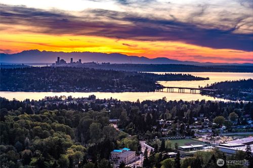 4701 133rd Ave Se, Bellevue, WA, 98006-2141 | Card Image