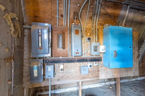 275 Nw Hogan St, Madras, OR, 97741-1633 | Card Image