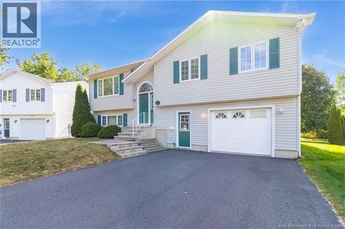 30 Charm Crt, Fredericton, NB, E3B7J6 | Card Image