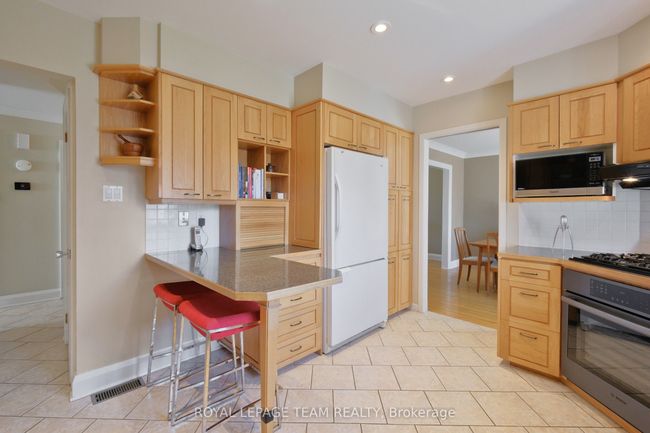 4 Valewood Cres, House other with 4 bedrooms, 4 bathrooms and 4 parking in Gloucester ON | Image 16