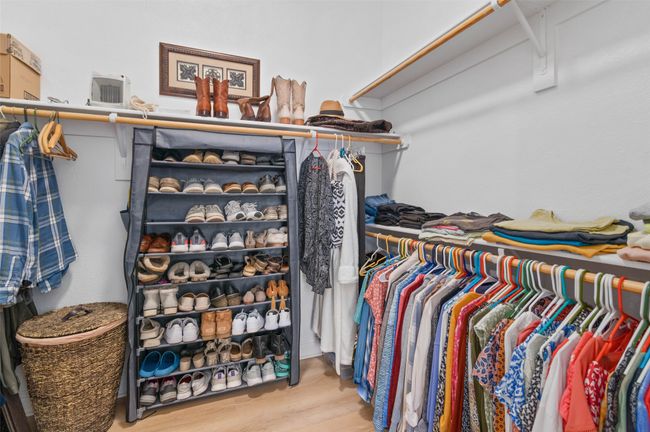 Great walk in closet in primary | Image 20