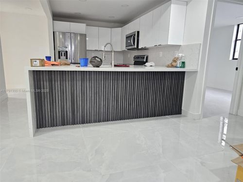 apt-506-7125 Bay Dr, Miami Beach, FL, 33141-5472 | Card Image