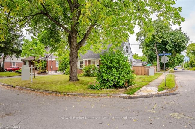 28 Winston Cres, House other with 3 bedrooms, 2 bathrooms and 1 parking in Guelph ON | Image 43