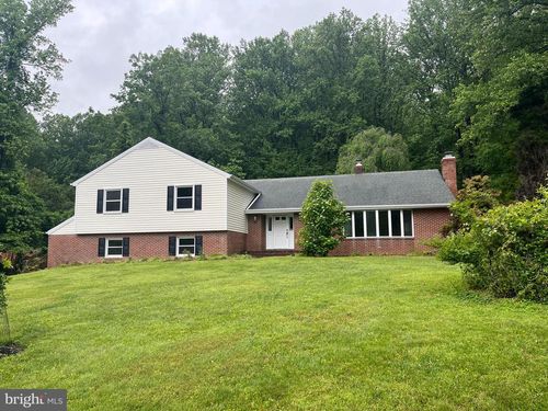 11122 Old Carriage Rd, GLEN ARM, MD, 21057-9416 | Card Image