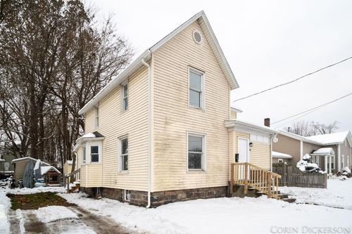 112 Green St, Hastings, MI, 49058-2227 | Card Image