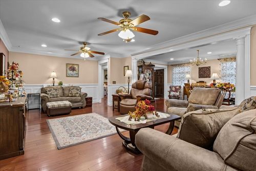 307 Crestview Dr, Dickson, TN, 37055-1488 | Card Image