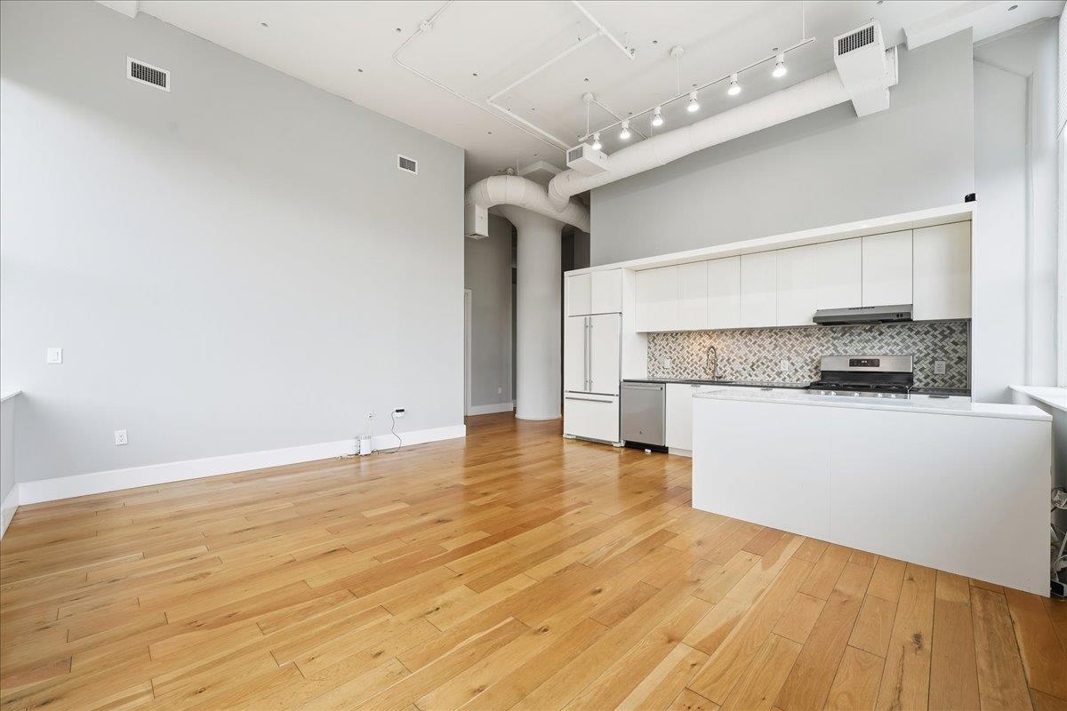 Residential in JC, Journal Square 4