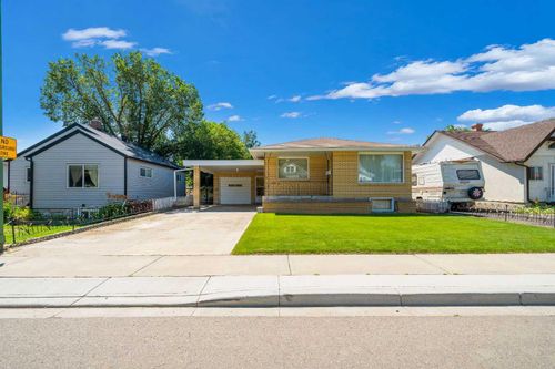 61 5 St Sw, Medicine Hat, AB, T1A4G3 | Card Image