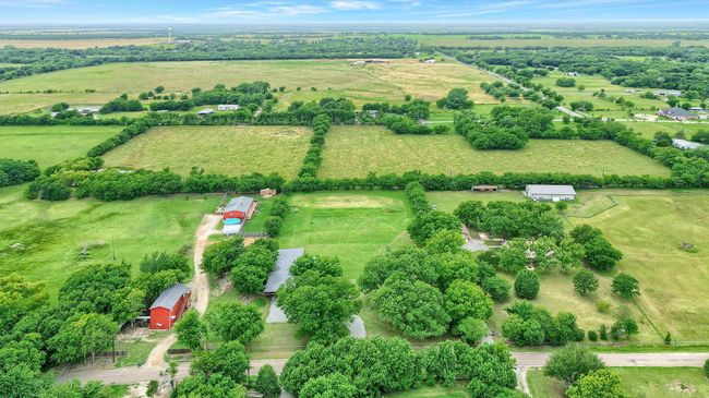 View of rural area with agricultural land | Image 6