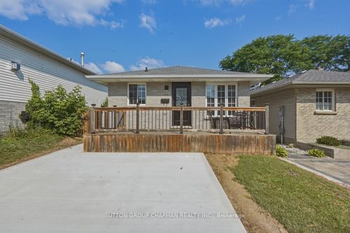 955 Lawson Rd, London, ON, N6G4X4 | Card Image