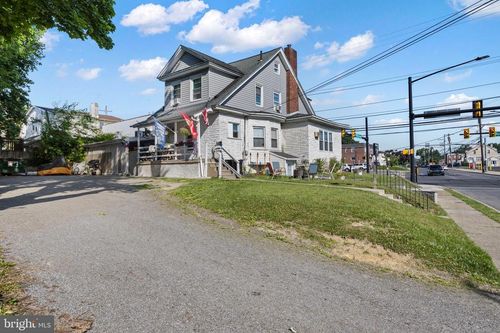 1 S Macdade Blvd, GLENOLDEN, PA, 19036-1755 | Card Image