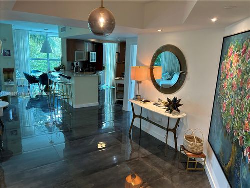apt-2421-110 Washington Ave, Miami Beach, FL, 33139-7239 | Card Image