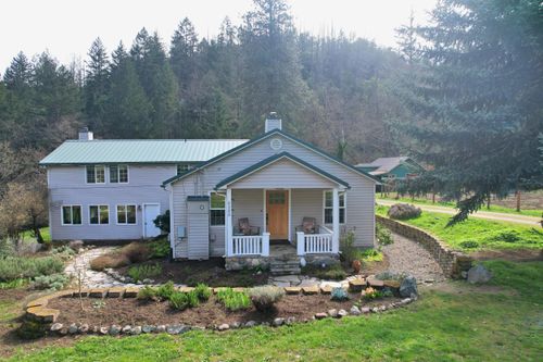 5355 Coleman Creek Rd, Medford, OR, 97501-9695 | Card Image