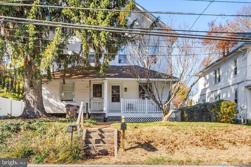 37 Bishop Hollow Rd, NEWTOWN SQUARE, PA, 19073-3211 | Card Image