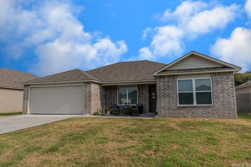 31 Curly Leaf Ln, Conway, AR, 72032-5038 | Card Image