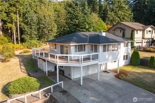 809 40th St, Bellingham, WA, 98229-3022 | Card Image