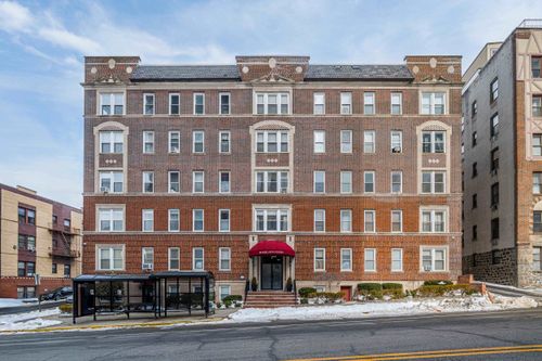 c9-6045 Kennedy Blvd, West New York, NJ, 07093-3915 | Card Image