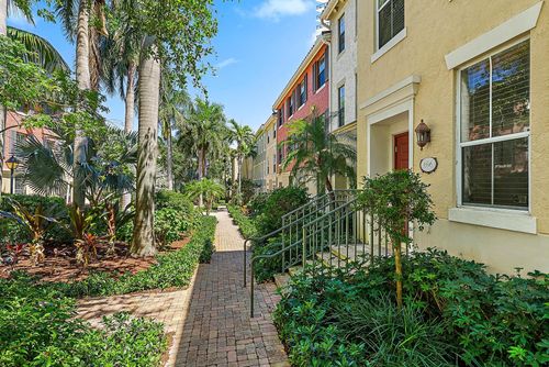 696 Fern St, West Palm Beach, FL, 33401-5712 | Card Image