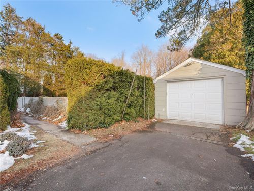 18 Hughes St, Congers, NY, 10920-1816 | Card Image