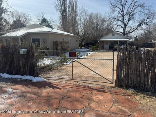 901 6th St, Tularosa, NM, 88352-2211 | Card Image