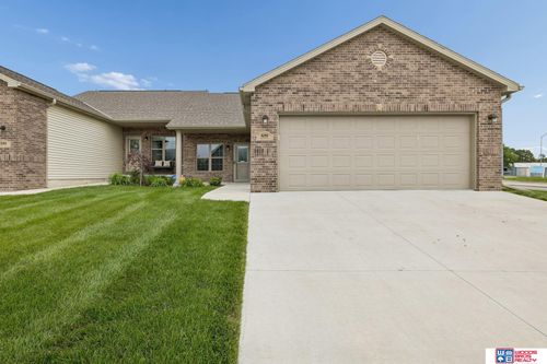 8190 Regent Dr, Lincoln, NE, 68507-3366 | Card Image