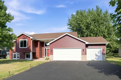 805 Daniel Dr, Belle Plaine, MN, 56011-2190 | Card Image