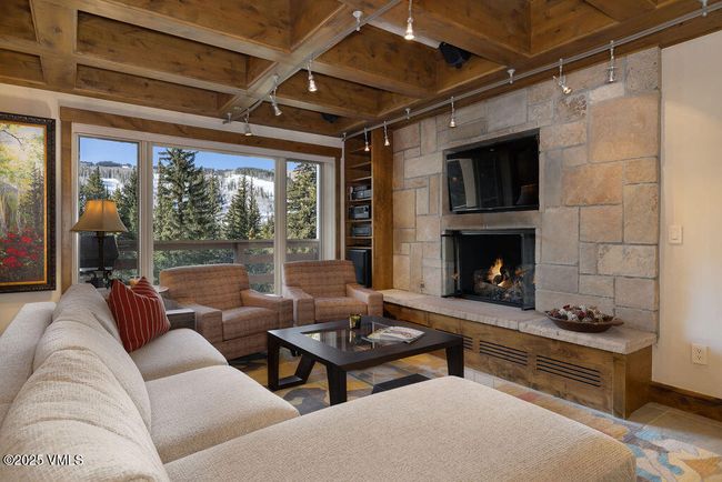 4E - 452 E Lionshead Cir, Condo with 3 bedrooms, 3 bathrooms and 1 parking in Vail CO | Image 4