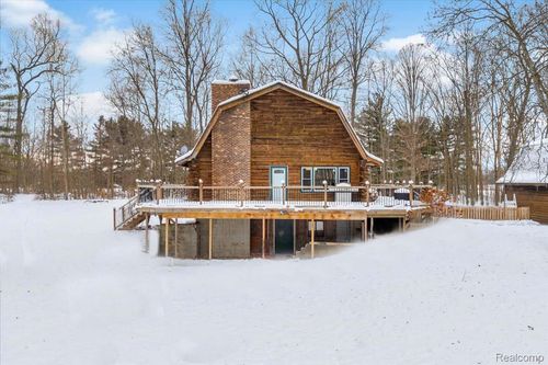 14830 County Line Rd, Byron, MI, 48418-9110 | Card Image