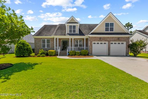 417 Meadowland Cir, Maple Hill, NC, 28454-7586 | Card Image
