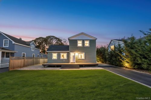 60 Rollstone Ave, West Sayville, NY, 11796-1305 | Card Image