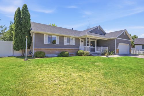 832 Cedarview Cir, Tooele, UT, 84074-9743 | Card Image