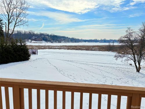 1825 Long Pointe Dr, Bloomfield Hills, MI, 48302-0740 | Card Image