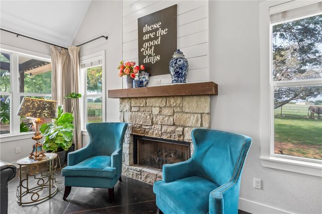 1074 Lifestyle Ln, House other with 4 bedrooms, 4 bathrooms and 2 parking in McGregor TX | Image 11