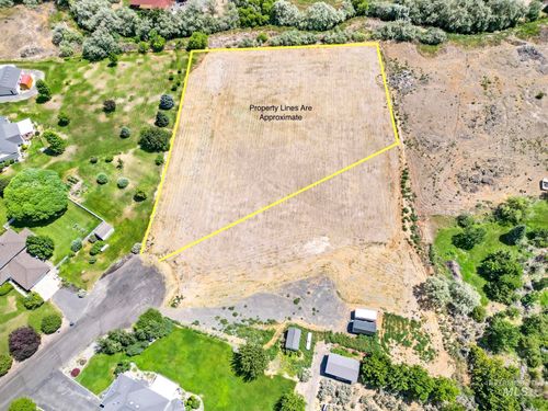 002 Fernandes Acres, Hagerman, ID, 83332 | Card Image