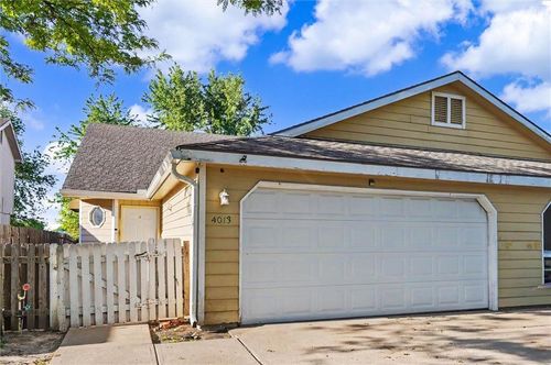 4013 Overland Dr, Lawrence, KS, 66049-4122 | Card Image