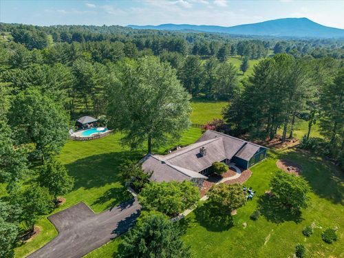 569 Sprinkle Rd, Fincastle, VA, 24090-5224 | Card Image