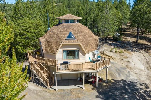 1528 Morton Way, Jacksonville, OR, 97530-9571 | Card Image