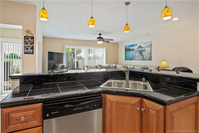 Only unit with island facing L/R and sink, dishwasher and electric included | Image 13