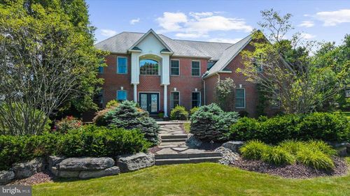 221 Sonny Dr, WIND GAP, PA, 18091-9018 | Card Image