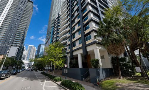 s-1003mz-40 Sw 13th St, MIAMI, FL, 33130-4311 | Card Image