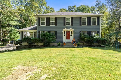 10 Orchard Rd, Sturbridge, MA, 01566-1104 | Card Image