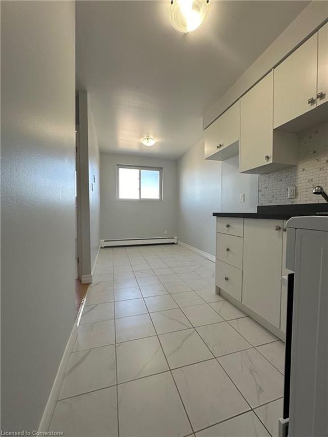 14 - 15 Mowat Blvd, House attached with 1 bedrooms, 1 bathrooms and 1 parking in Kitchener ON | Image 7