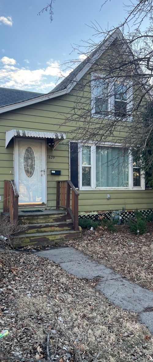 629 2nd Ave S, Clinton, IA, 52732-4441 | Card Image