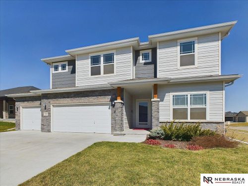 7930 Maxine Drive, Lincoln, NE, 68516 | Card Image